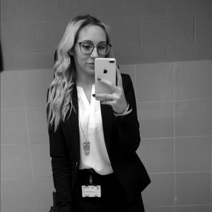 Meet your Posher, Stella